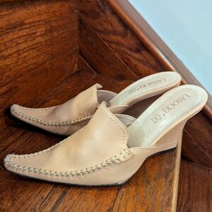 Lasocki Ivory leather slip-in mules with pointed toe & slim wedge heels Eu 37